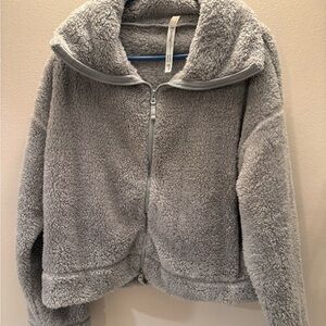 Free People Movement Oversized Faux Fur
Cropped Full Zip Jacket XS